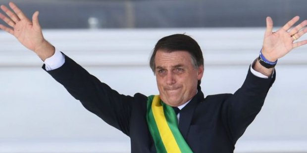 Aşırı sağcı Bolsonaro, bakanlıklarda "solcu temizliğine" başladı