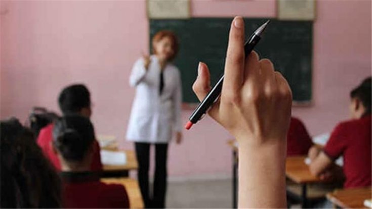 Atama bekleyen ücretli öğretmenlere kötü haber