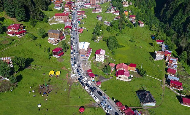 Ayder'de kentsel dönüşüm otel ve otoparkla başlıyor