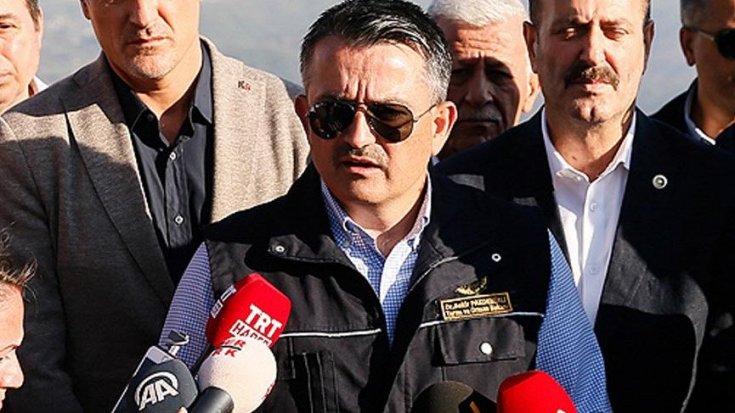 Bakan Pakdemirli'nin sözlerini 20 yıllık söndürme pilotu yalanladı: Şu anda havalanmaya hazır 5 uçak pistlerde bekliyor, bir tanesi İzmir’de