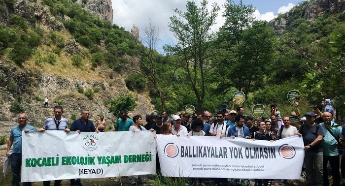 Ballıkayalar Tabiat Parkı'nın içinden otoyol geçirilmesi planlarına sivil toplum kuruluşlarından tepki