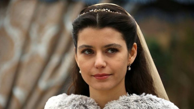 'Beren Saat yeni dizisinden bölüm başına 200 bin lira alacak'