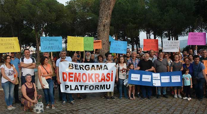 Bergama Belediyesi’ndeki mobbing ve yasaklar protesto edildi