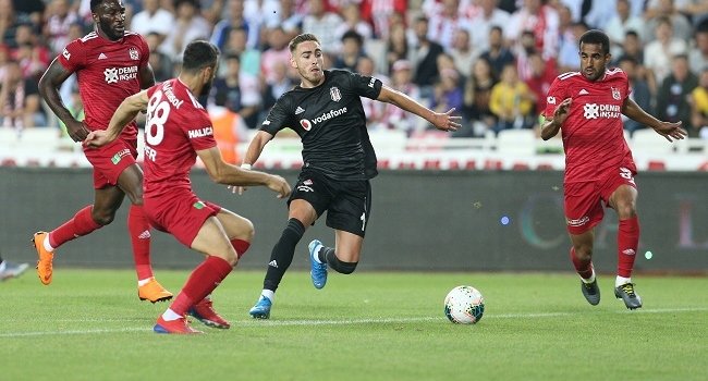 Beşiktaş, Demir Grup Sivasspor'a 3-0 yenildi