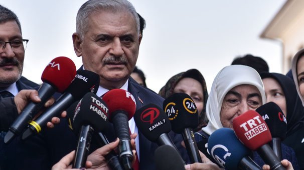 Binali Yıldırım Meclis başkanlığı görevini Celal Adan'a devrettikten sona hızlı trenle İstanbul'a geldi