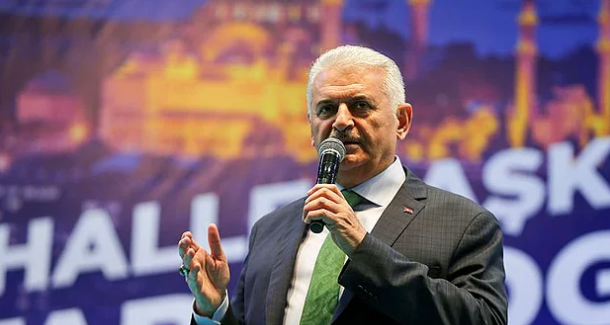 Binali Yıldırım'dan kadro isteyen işçiye: Lafı zurna gibi uzatmayın