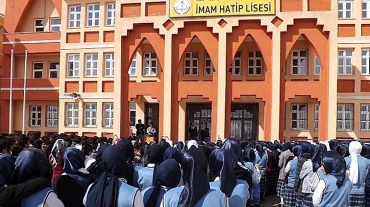 Bir yılda 798 yeni imam hatip okulu açıldı