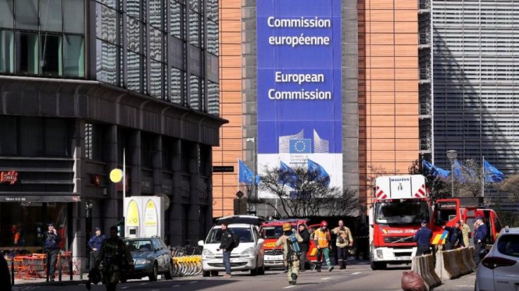 Brüksel'de bomba paniği