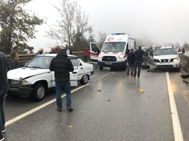 Bursa'da 16 araç birbirine girdi: 6 yaralı