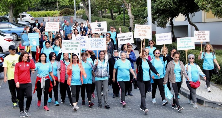 Büyükçekmeceliler çocuk istismarını protesto etti