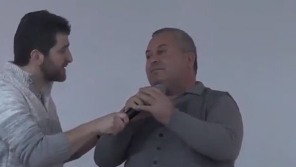 MHP'li Cemal Enginyurt Cumhur İttifakı'nı övünce sahneden indirildi