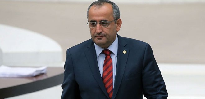 CHP Kocaeli Milletvekili Haydar Akar'dan '17 Ağustos' açıklaması: Hasarlı binalarda yaşam sürüyor