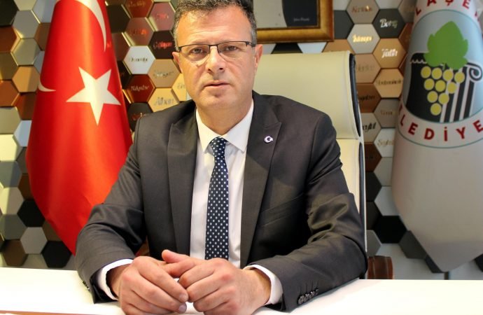 CHP'li başkan maaşını kız öğrencilere burs olarak verecek