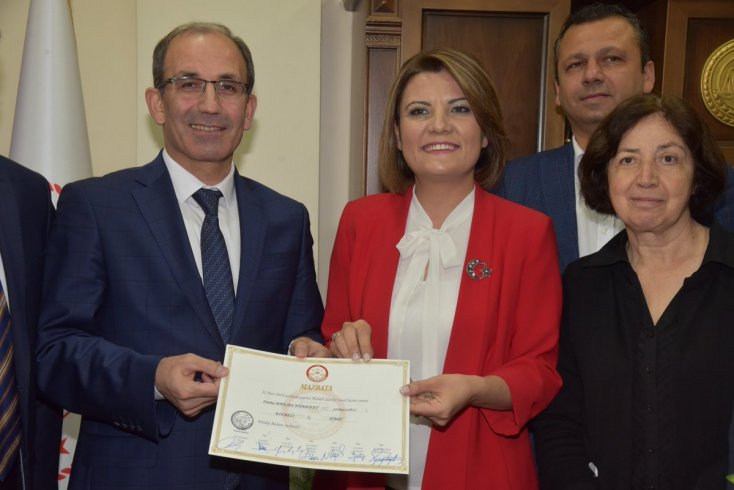 CHP'li Fatma Kaplan Hürriyet mazbatasını aldı