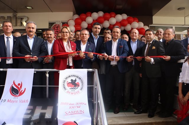 CHP'li Hamzaçebi, SAMDEF ve 19 Mayıs Vakfı’nın yeni hizmet binasının açılışına katıldı