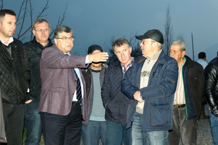 CHP’li Sındır: Kemalpaşa’da üreticilerimizi sel vurdu
