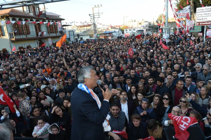 CHP'nin Adana adayı Zeydan Karalar Akkapı mitinginde halka seslendi: 'Her zaman yanınızda olacağız'