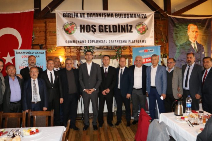CHP'nin Kartal adayı Gökhan Yüksel, Gümüşhane Toplumsal Dayanışma Platformu'nun düzenlediği kahvaltıya katıldı
