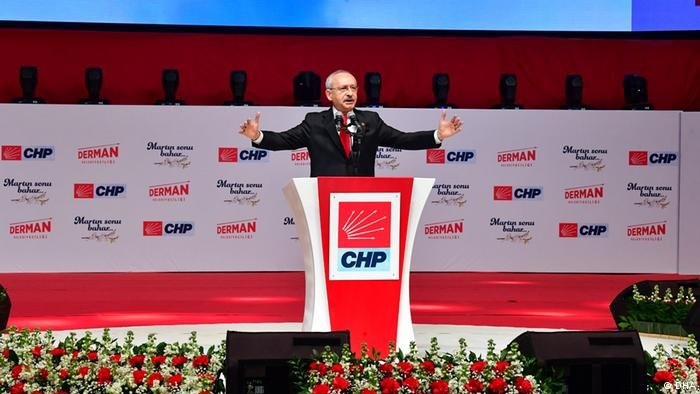 'CHP'nin parti içindeki tartışmalardan uzaklaşıp, Türkiye'ye odaklanması gerekiyor'