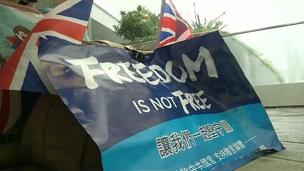 Çin'den İngiltere'nin Hong Kong'la ilgili açıklamasına sert tepki
