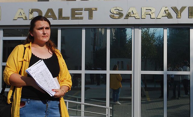 Denizli'de eşinden boşanmak isteyen bir kadının yardım çığlığı: 'Emine Bulut gibi ölmek istemiyorum'