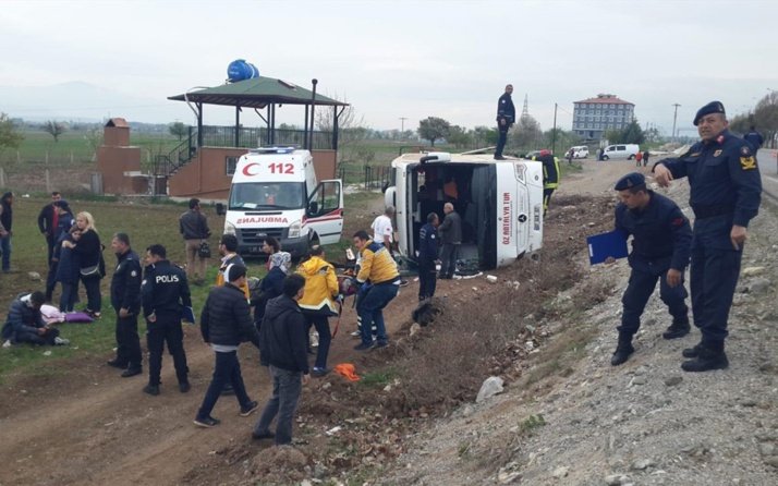 Denizli'de öğrencileri taşıyan tur otobüsü devrildi: 34 yaralılar var