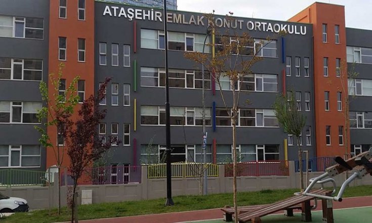 Devlet okullarının kayıt parası talebi devam ediyor: "Bir baba elektrikli sandalyesini sattı"