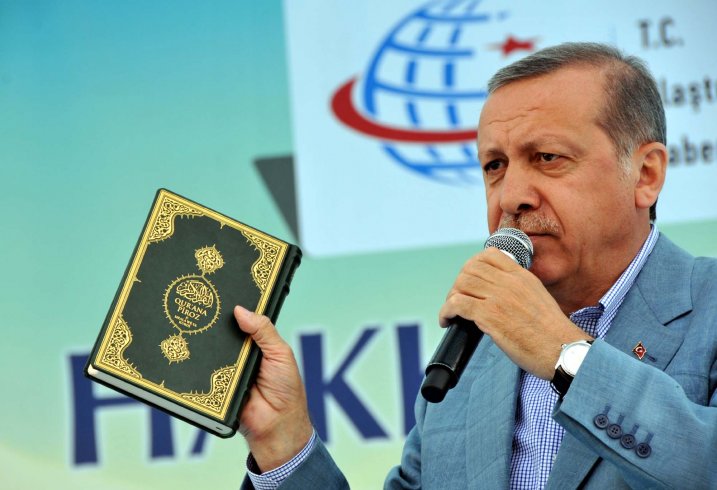 Dini siyasete alet etme' listesi: Erdoğan Allah’ın tüm vasıflarını üstünde toplayan bir lider, Erdoğan’a dokunmak bile ibadettir...