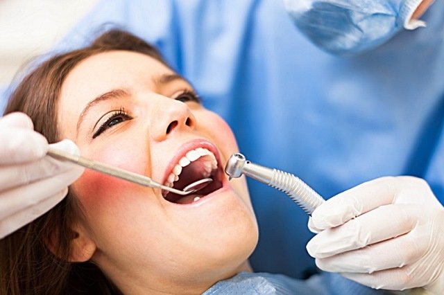 Diş implantı yaptırmadan önce bilmeniz gereken 10 önemli madde