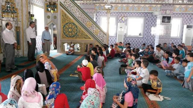 Diyanet’le MEB arasında yeni protokol imzalandı: Hafızlık teşvik ediliyor, tarikatlara kapı aralanıyor