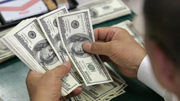 Dolar haftanın son günü 5.46 seviyesinde işlem görüyor