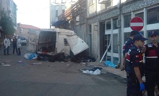 Edirne’de katliam gibi kaza: 10 kişi hayatını kaybetti, 30 yaralı