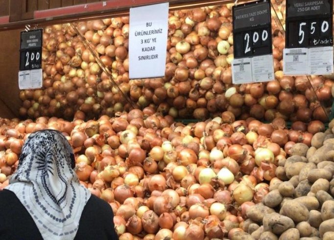 Ekonomist Mustafa Sönmez'den markette kotalı alışverişe tepki: Böyle bir rezaleti Türkiye ilk kez yaşıyor