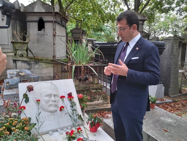 Ekrem İmamoğlu Yılmaz Güney ve Ahmet Kaya'nın mezarlarını ziyaret etti Ekrem İmamoğlu Yılmaz Güney ve Ahmet Kaya'nın mezarlarını ziyaret etti