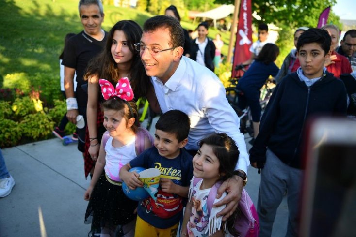 Ekrem İmamoğlu'ndan 'Hakkını yediler' diyen gence: Yedirtmeyiz. Yine güzel olacak