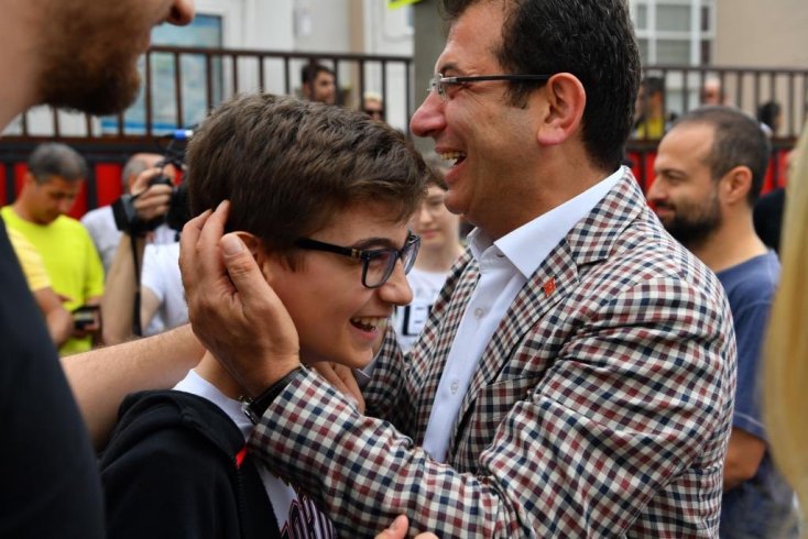 Ekrem İmamoğlu'nun oğlu da LGS'ye girdi Ekrem İmamoğlu'nun oğlu da LGS'ye girdi