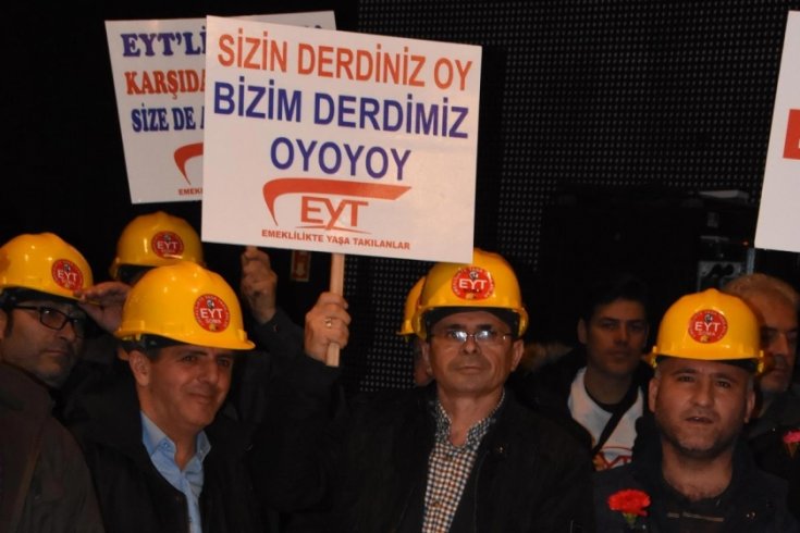 Emeklilikte yaşa takılanlarla ilgili verilen kanun teklifi AKP'li vekillerin oylarıyla reddedildi