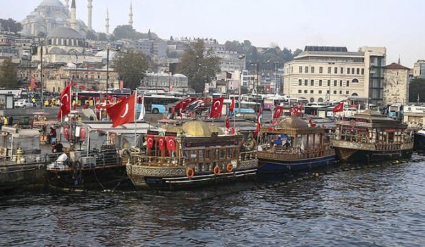 Eminönü'ndeki balık-ekmek tekneleriyle ilgili yürütmeyi durdurma kararı