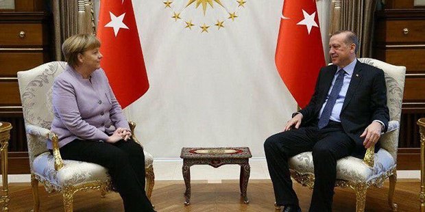 Erdoğan, Merkel ile telefonda görüştü