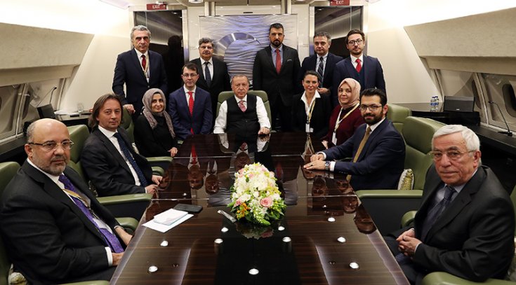 Erdoğan, Turgay Güler’i yanına oturttu
