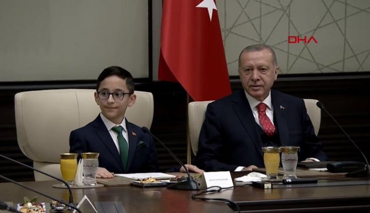 Erdoğan'dan koltuğu devralan öğrenciye Kılıçdaroğlu sorusu