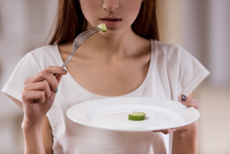Ergenlik döneminde yeme bozukluğunun 15 önemli sinyali