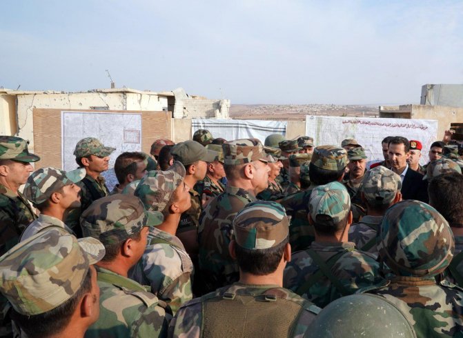 Esad, İdlib'de askerleri ziyaret etti