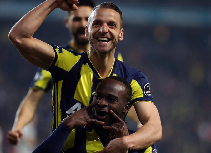 Fenerbahçe, Çaykur Rizespor'u 3-2 yendi Fenerbahçe, Çaykur Rizespor'u 3-2 yendi