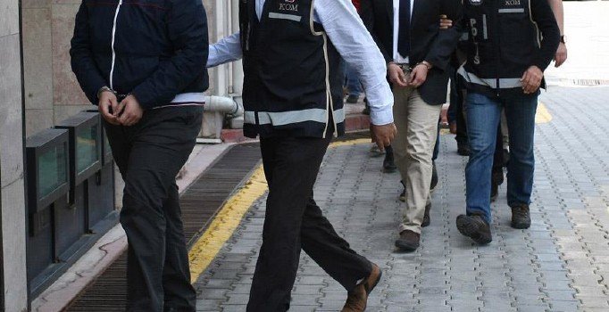 FETÖ'nün mahrem askeri yapılanmasına operasyon: 12 gözaltı