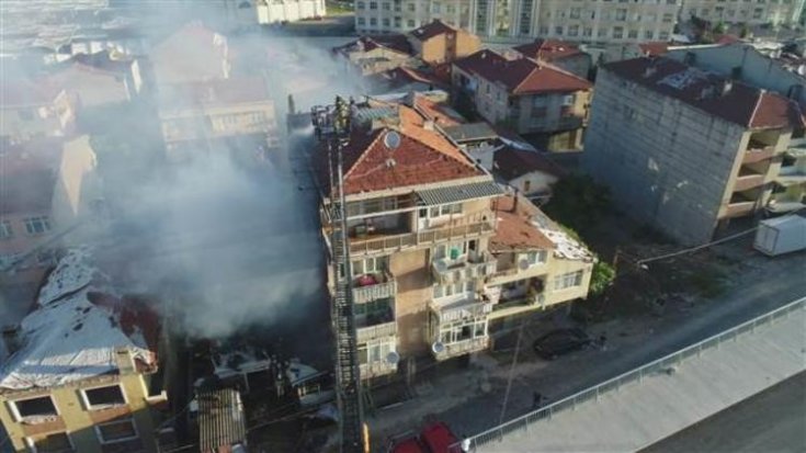 Fikirtepe'de yangın: 2 kişi hayatını kaybetti