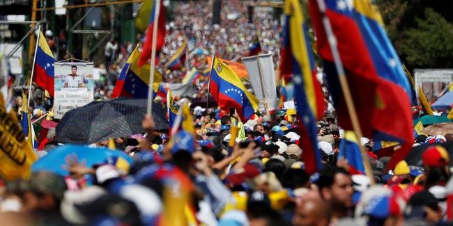 Fransa'dan Venezuela'ya tehdit gibi uyarı: Eğer Maduro seçimlere gidileceğini duyurmazsa...