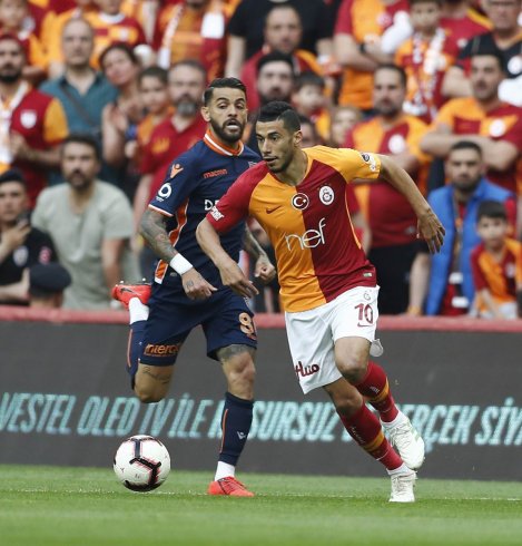 Galatasaray, Başakşehir'i 2-1 yendi şampiyonluğunu ilan etti