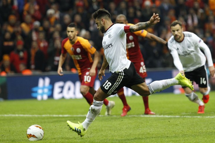 Galatasaray, Benfica’ya 2-1 yenildi