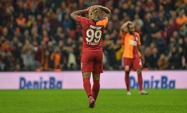 Galatasaray, Medipol Başakşehir'e 1-0 yenildi